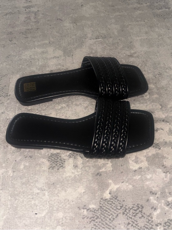 Shoes - Black Textured Sandals